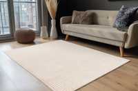 lalee-hides-plu500bei